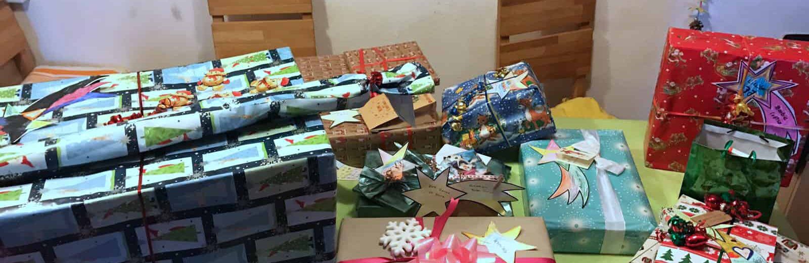 Geschenke von Mitarbeitern der enviaM-Gruppe an Kinder in Kinderheimen