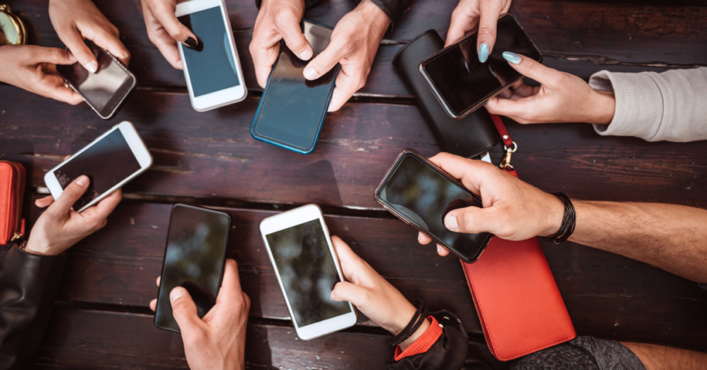 smartphone social media